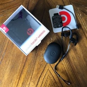 Powerbeats3 wireless headphones - black